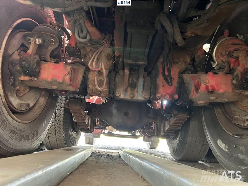 Scania R143 Treileri ar āķi