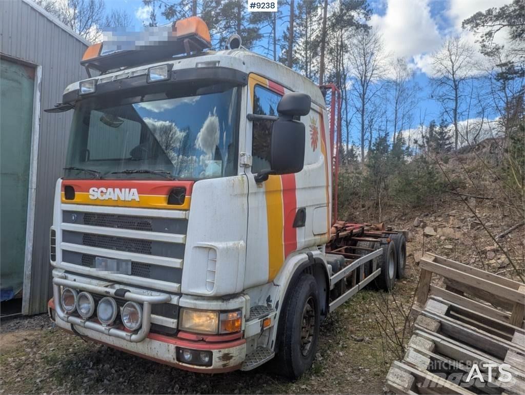 Scania R164GB6X2NZ580 Treileri ar āķi