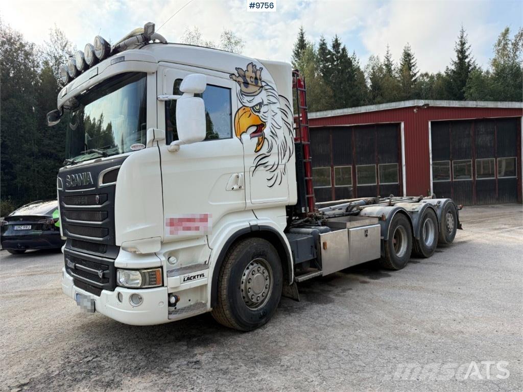 Scania R560 8X4 Treileri ar āķi