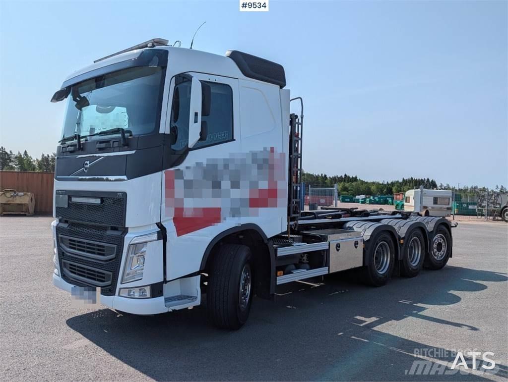 Volvo FH 84TR Treileri ar āķi