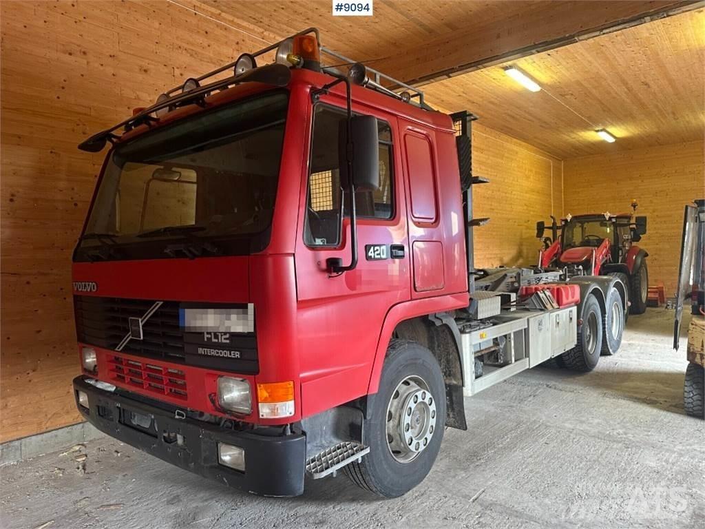 Volvo FL12 Treileri ar āķi