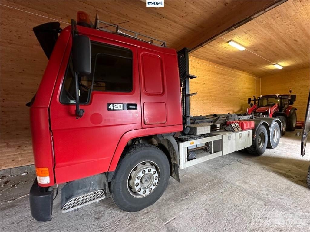 Volvo FL12 Treileri ar āķi