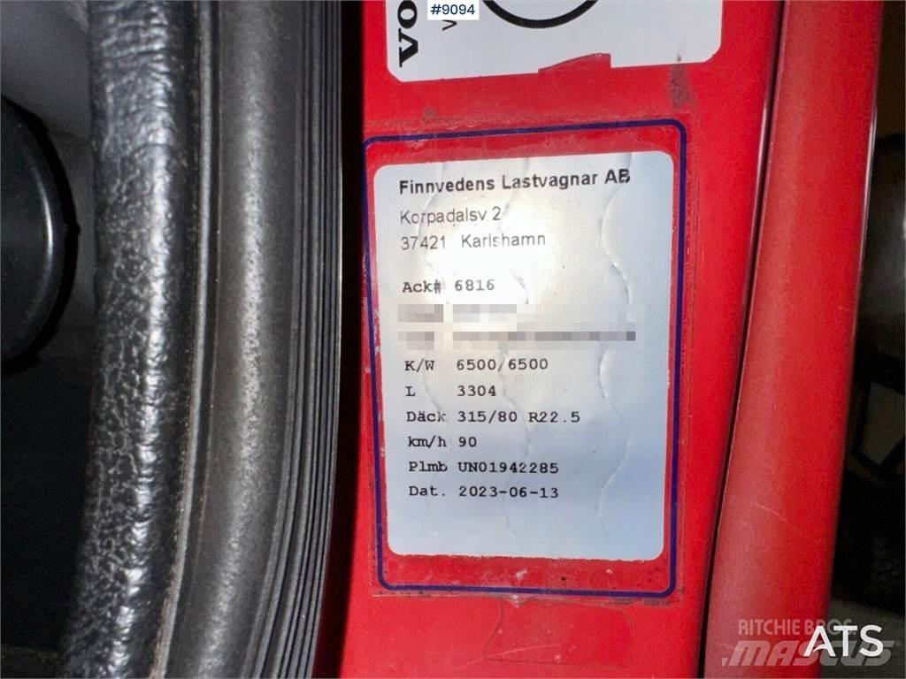 Volvo FL12 Treileri ar āķi