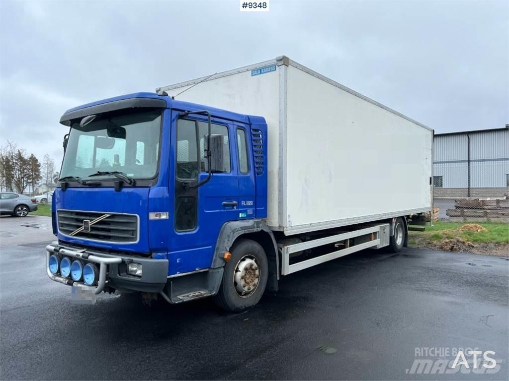 Volvo FL6 4X2 Furgons