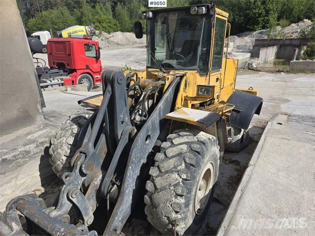 Volvo L120 Riteņu buldozeri