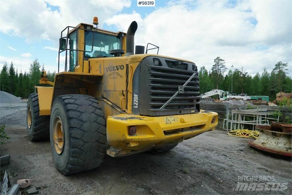 Volvo L220F Iekrāvēji uz riteņiem