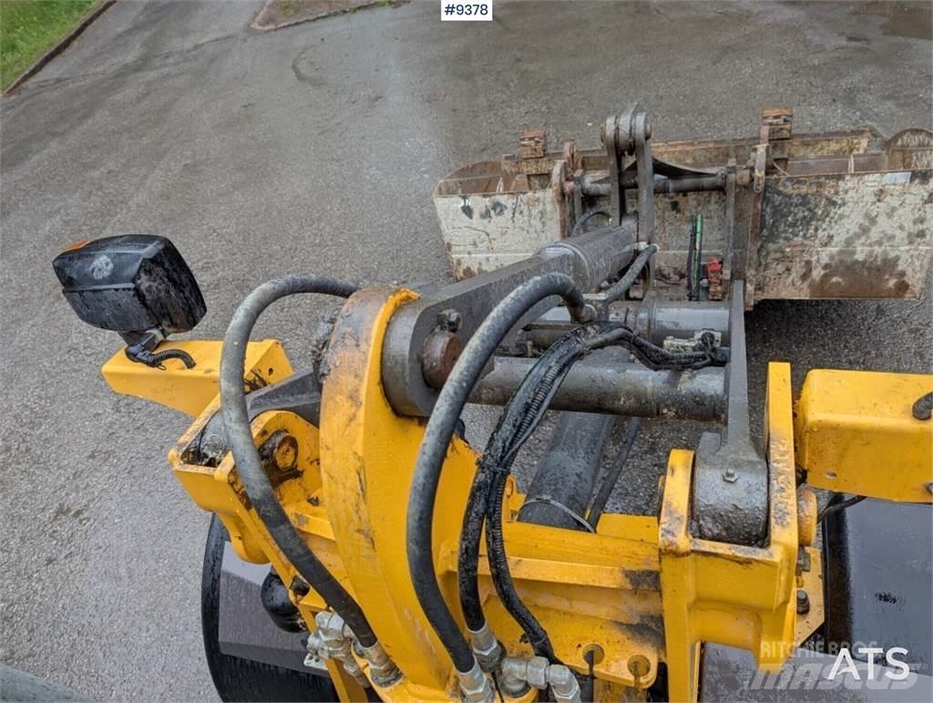 Volvo L25F Riteņu buldozeri