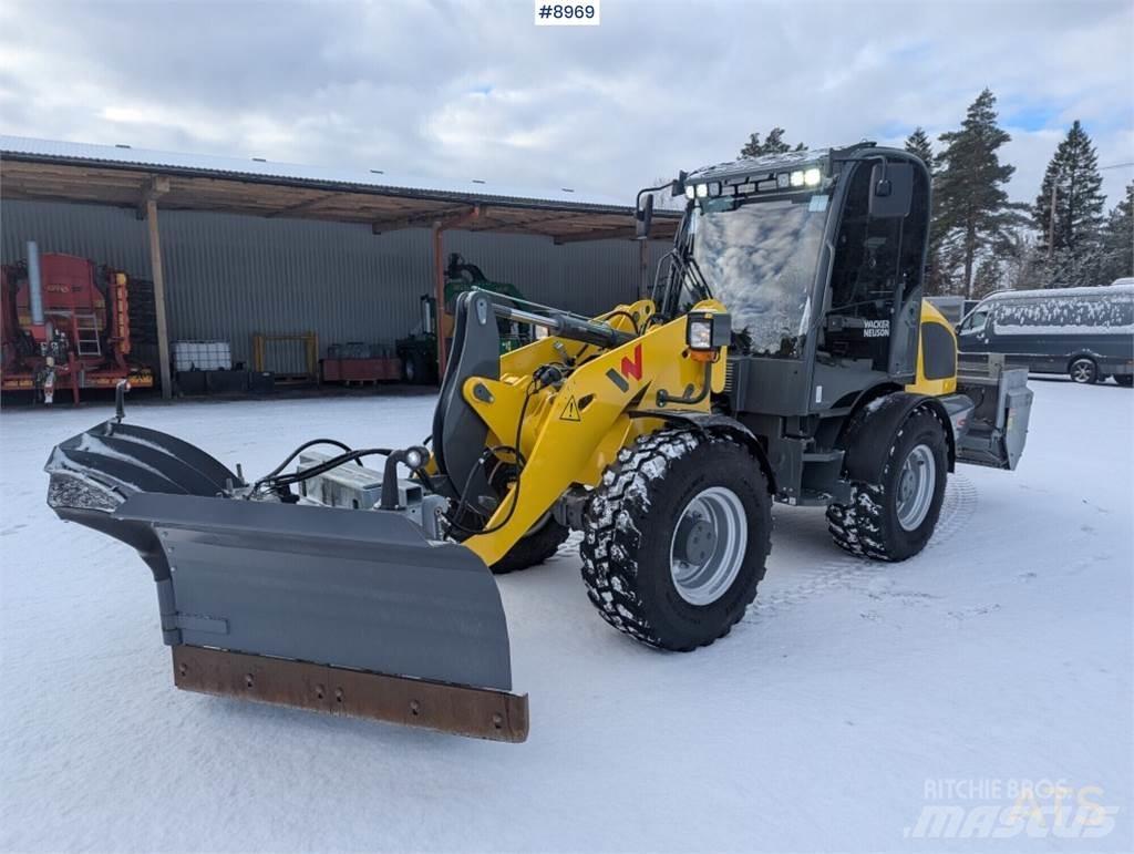 Wacker Neuson WL52 Riteņu buldozeri