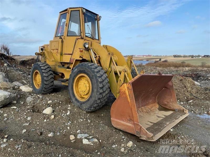 CAT 920 Iekrāvēji uz riteņiem