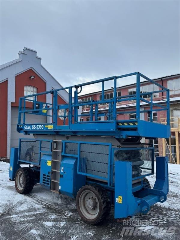 Genie 5390 Šķerveida pacēlāji