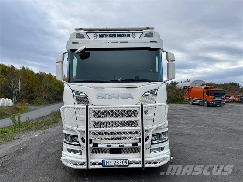 Scania R500 Treileri ar āķi