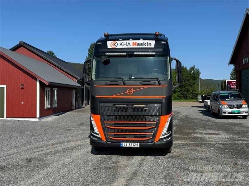 Volvo FH Treileri ar āķi