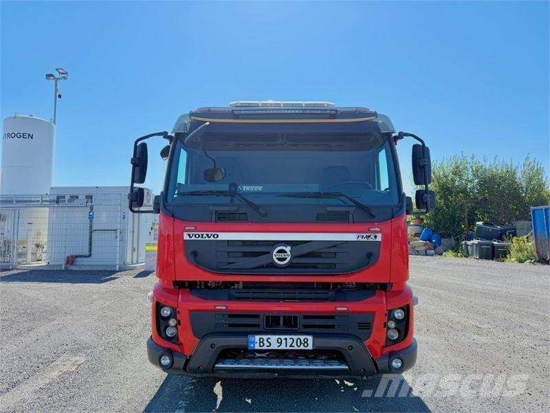 Volvo FMX Treileri ar āķi