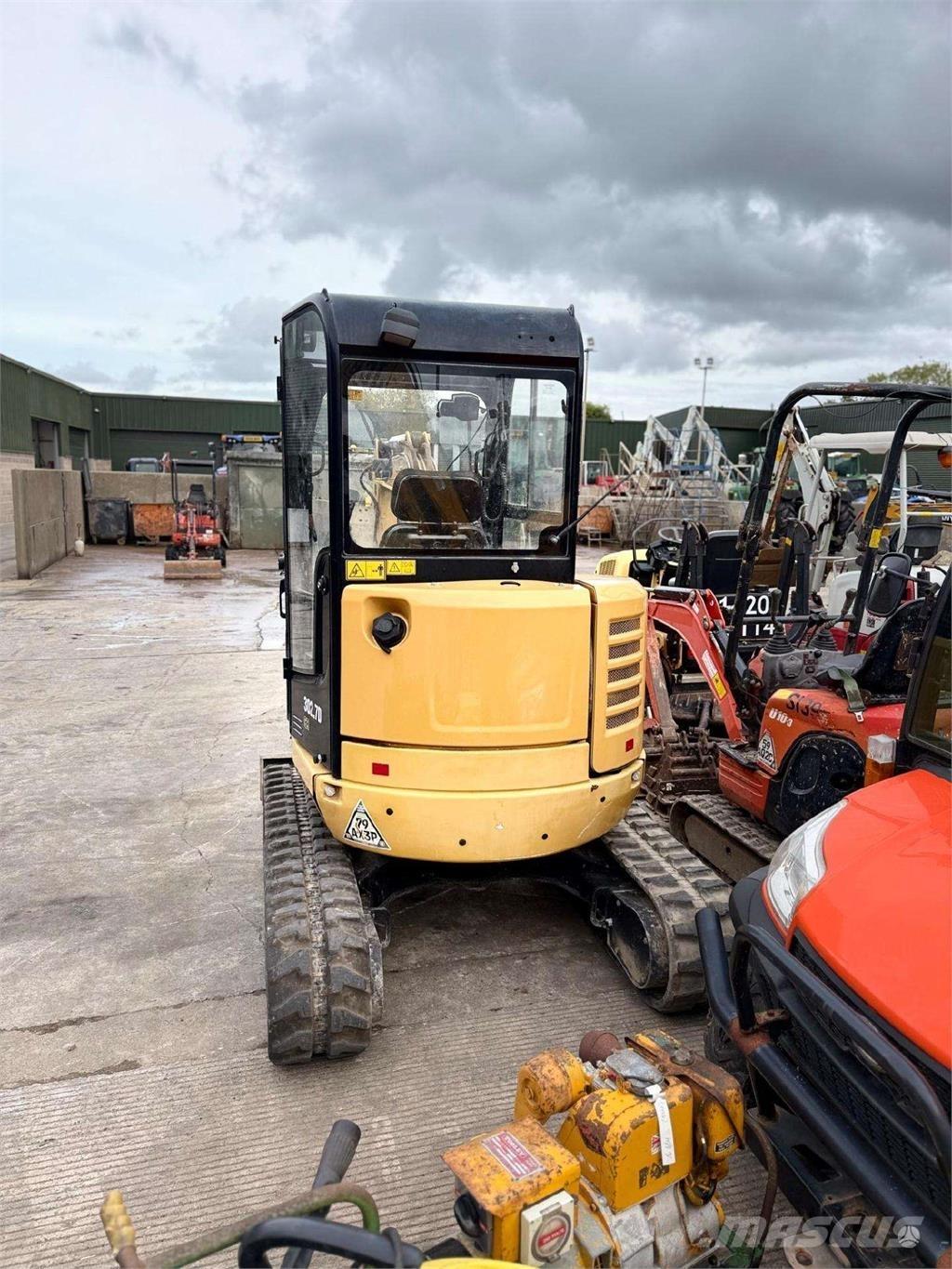 CAT 302.7 DCR Mini ekskavatori < 7 t