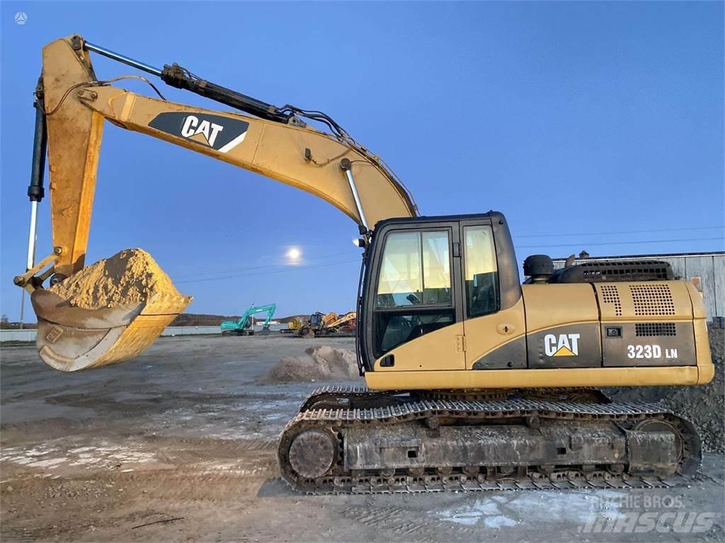 CAT 323 DLN Kāpurķēžu ekskavatori