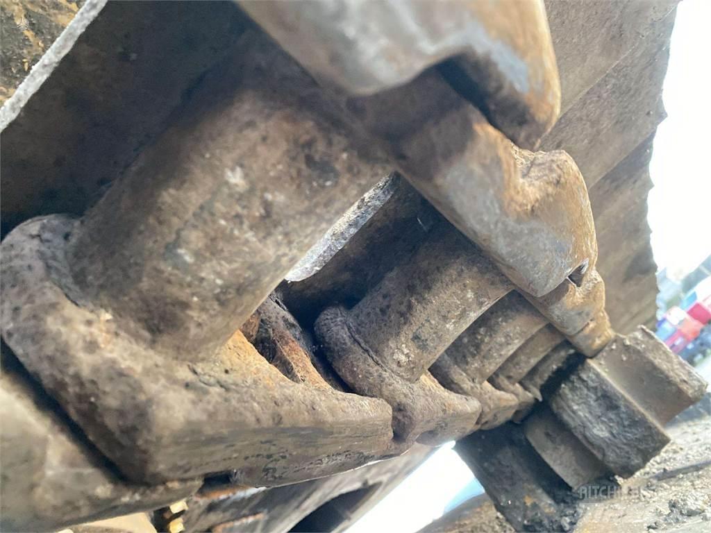 CAT 323 DLN Kāpurķēžu ekskavatori