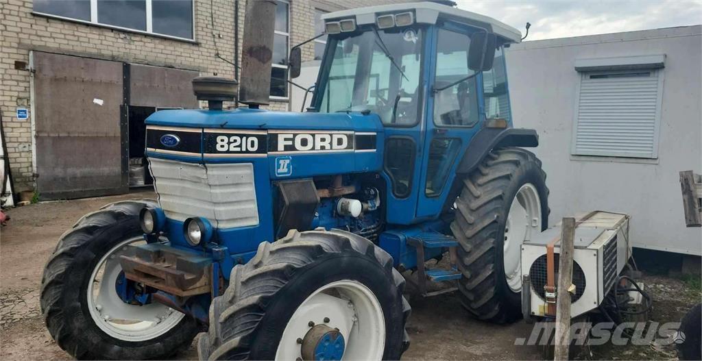 Ford 8210 Traktori