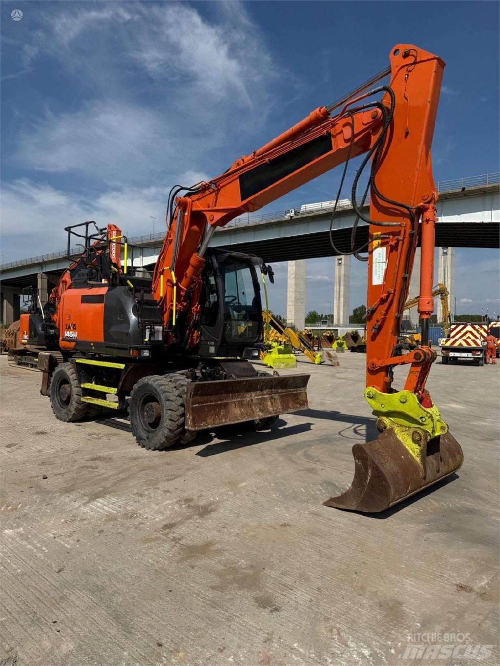 Hitachi ZX145W-6 Kāpurķēžu ekskavatori