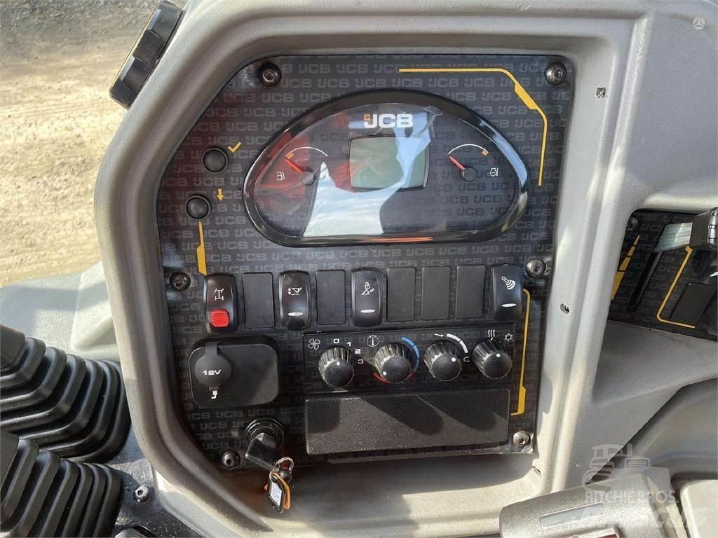 JCB 3CX Compact Ekskavatori-iekrāvēji