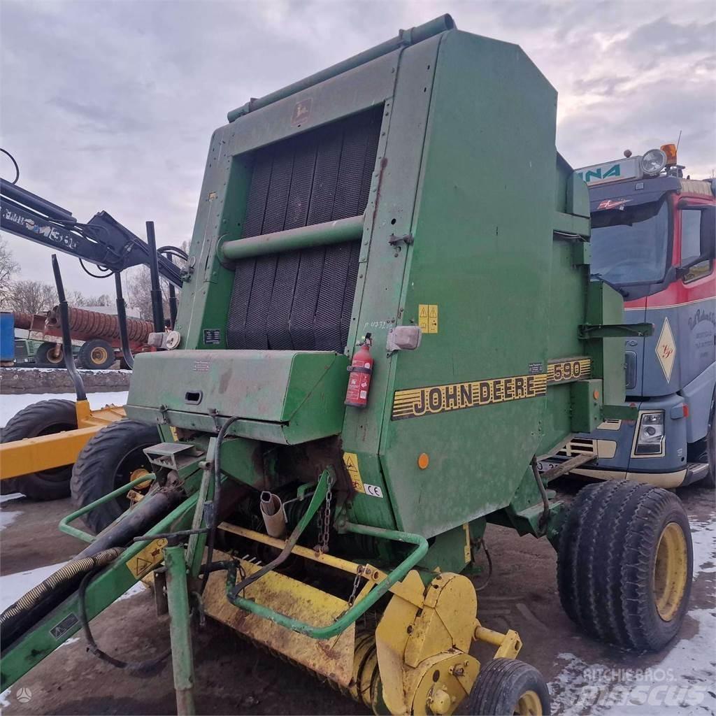 John Deere 590 Rituļu preses