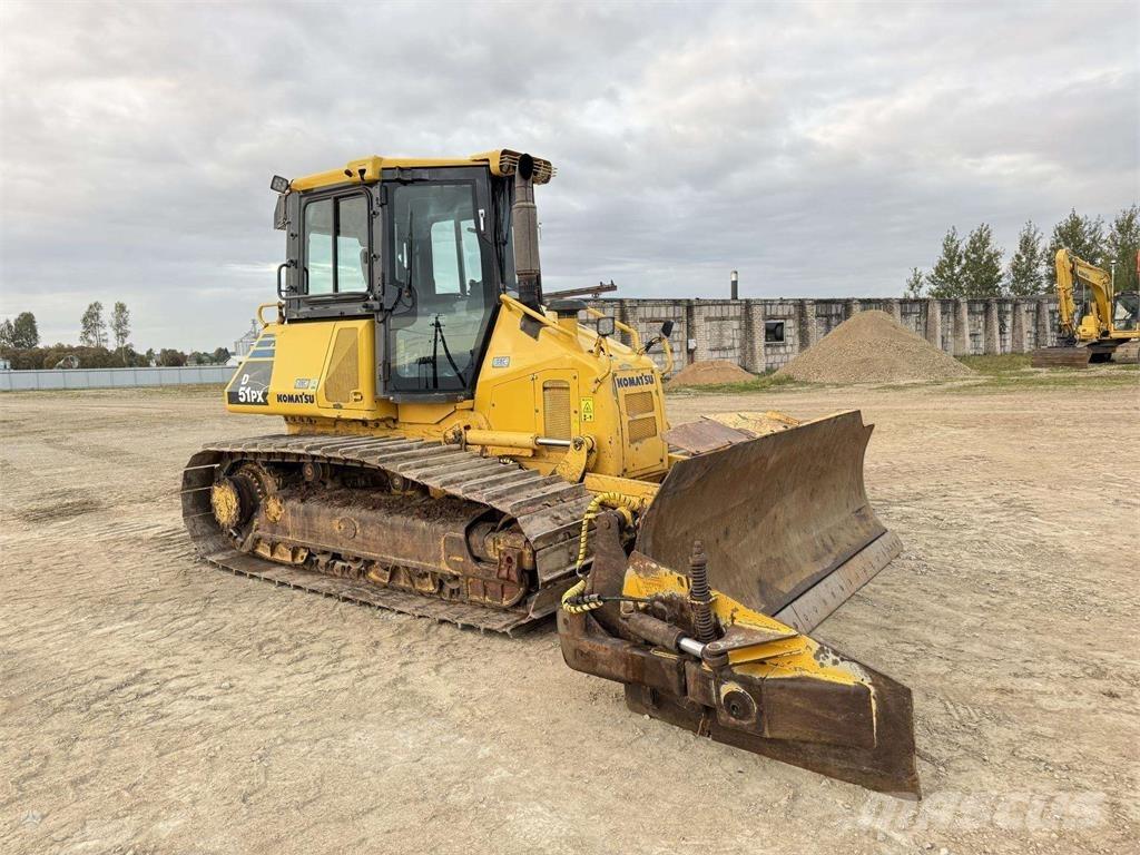 Komatsu D51PX-22 Kāpurķēžu buldozeri