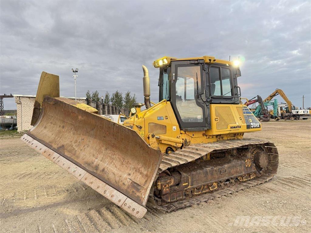 Komatsu D51PX-22 Kāpurķēžu buldozeri