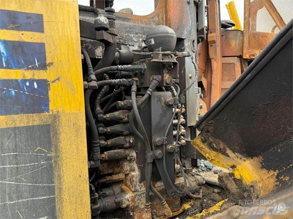 Komatsu D65WX-18 Kāpurķēžu buldozeri