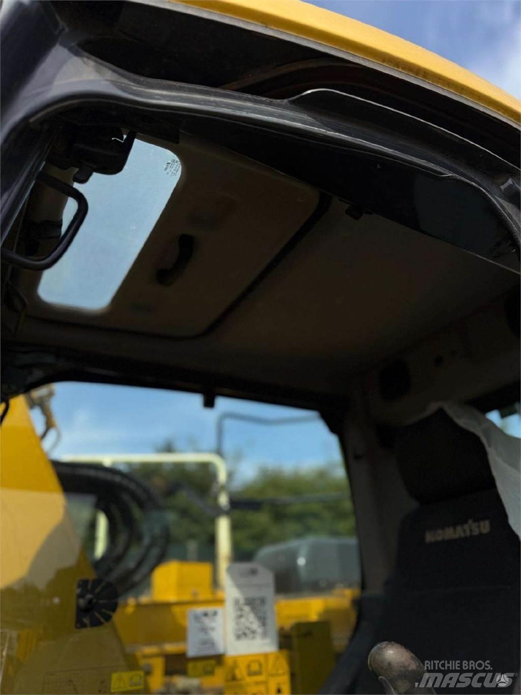 Komatsu PC138US Kāpurķēžu ekskavatori
