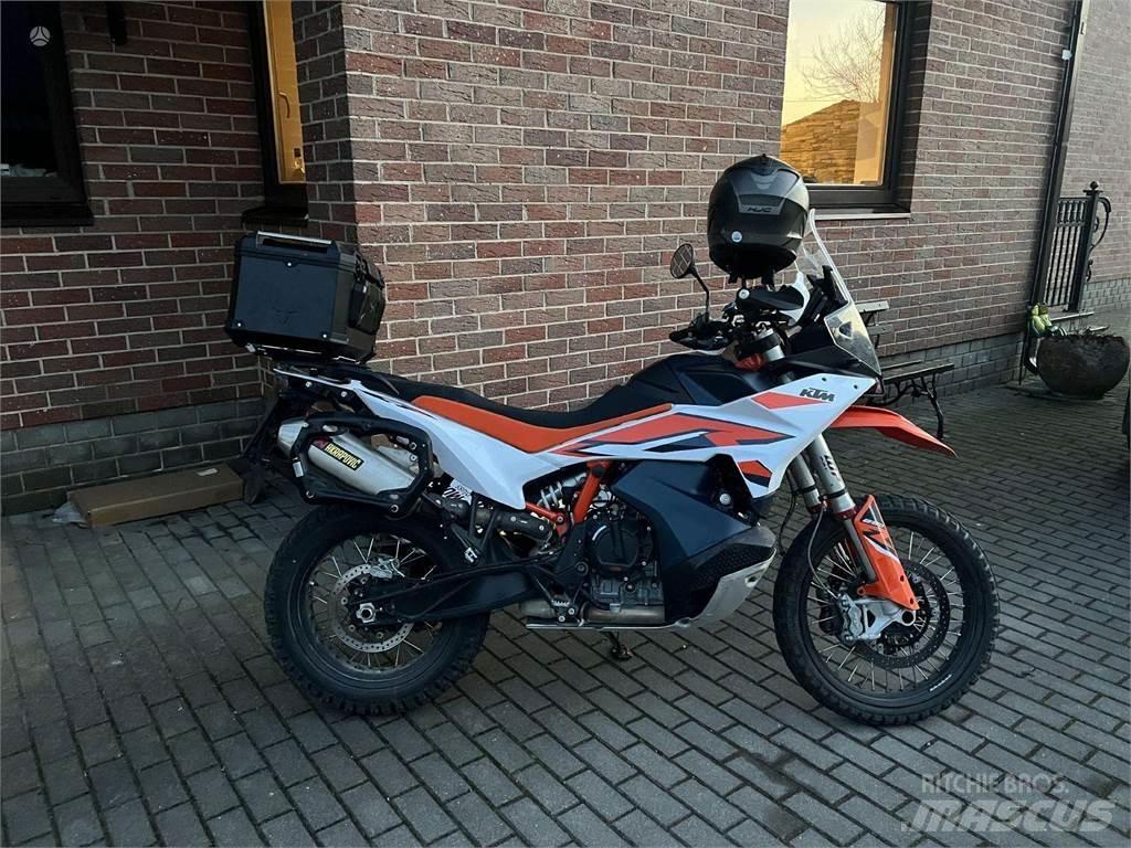KTM  Visurgājēji