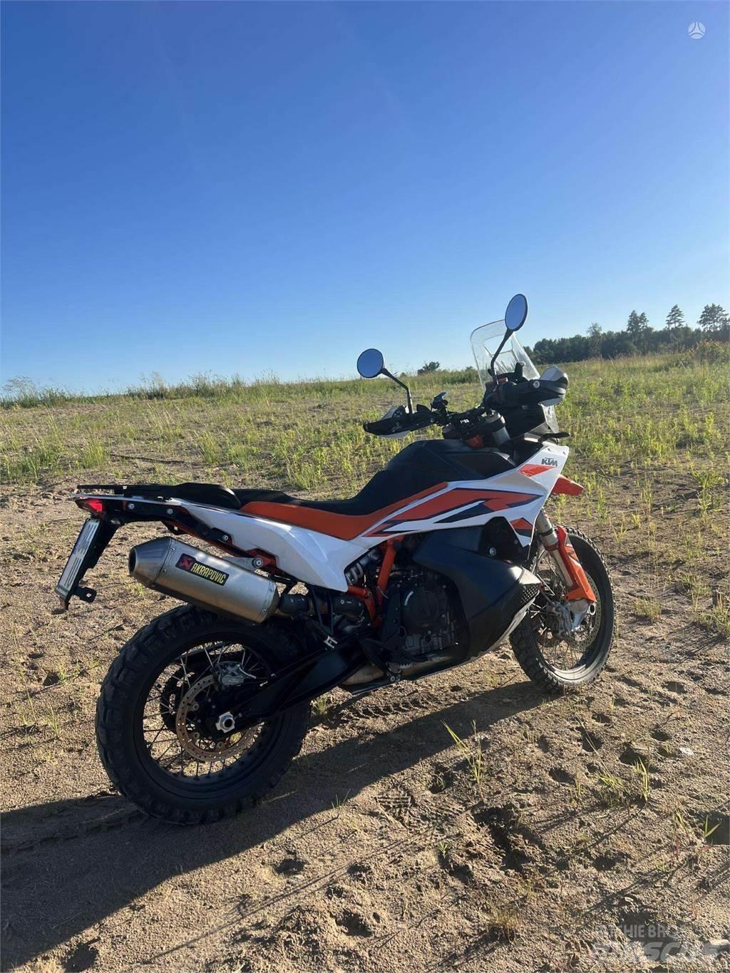 KTM  Visurgājēji