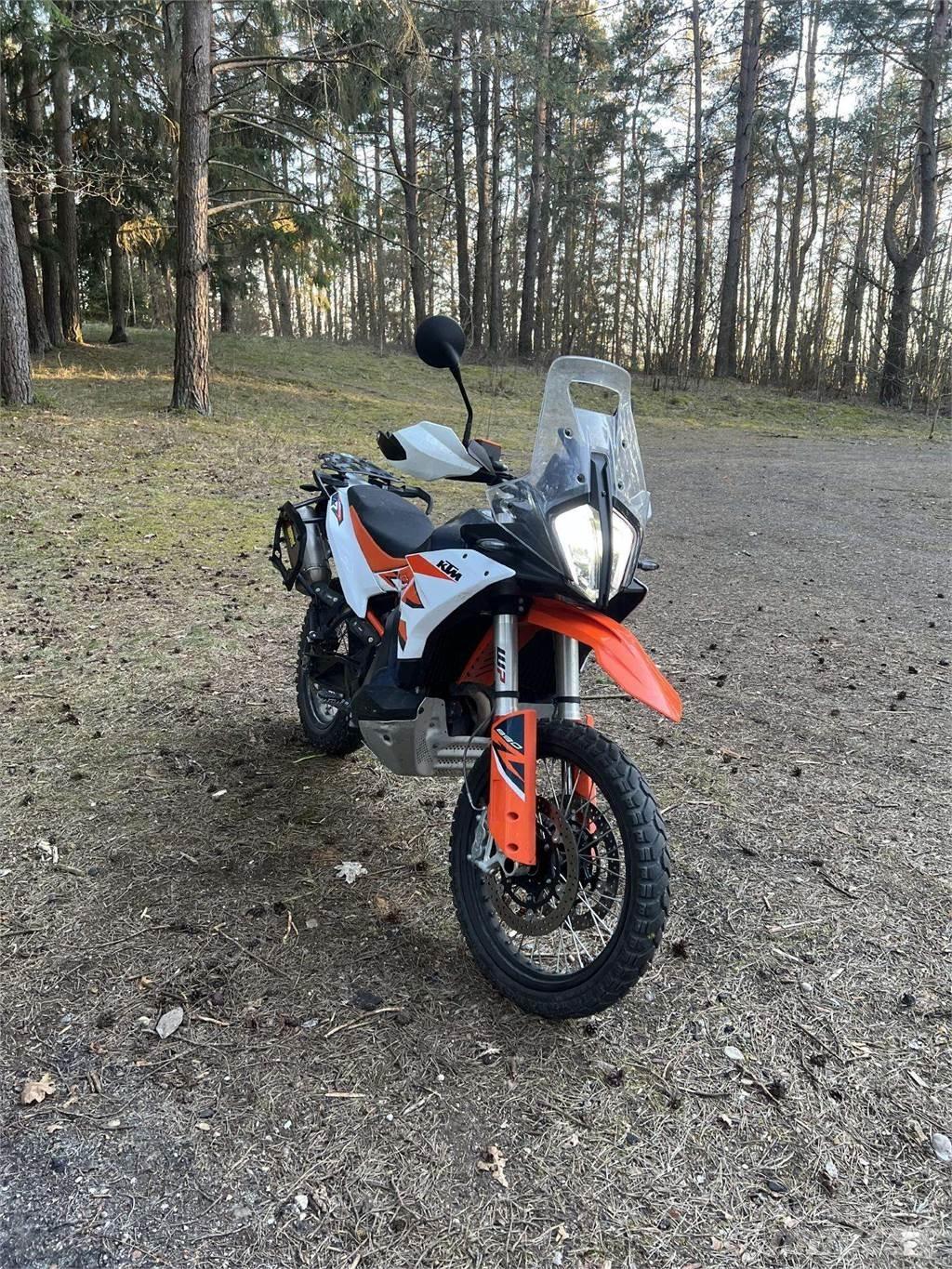 KTM  Visurgājēji