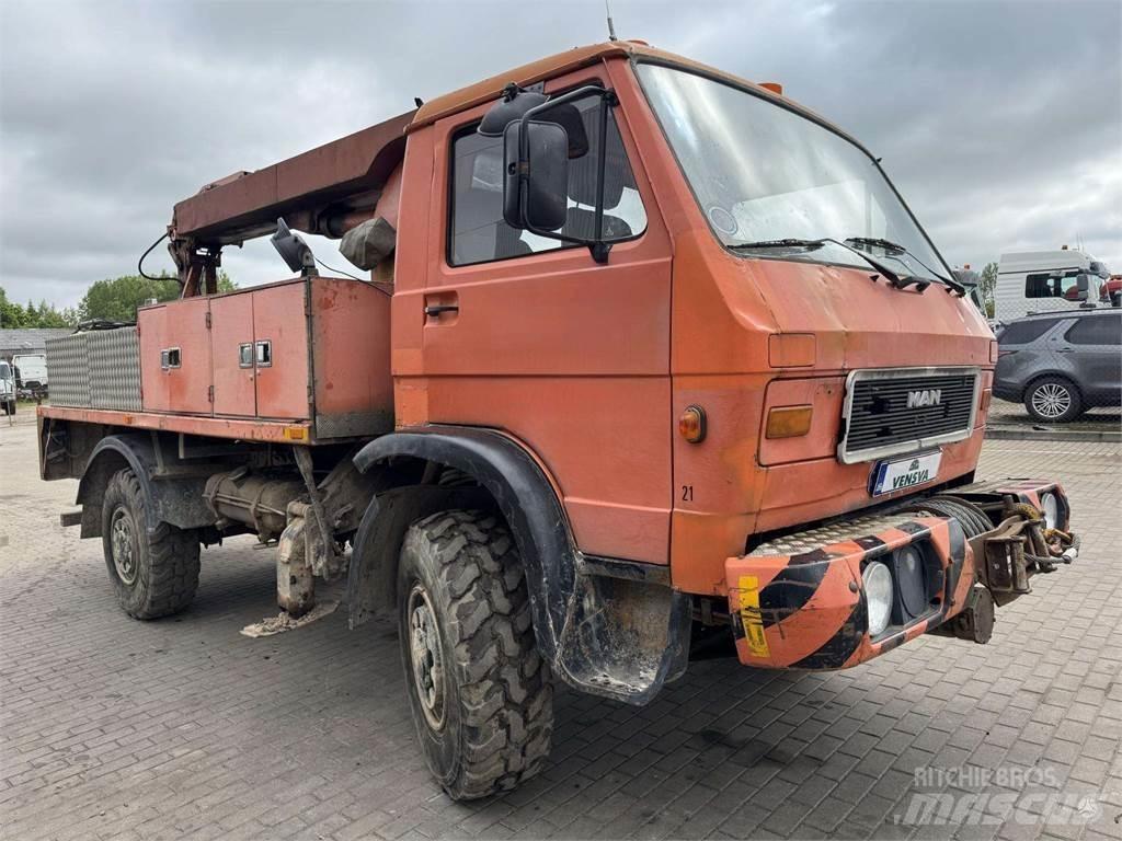 MAN 9.150 4x4 14m. Pacēlāji uz automašīnas bāzes