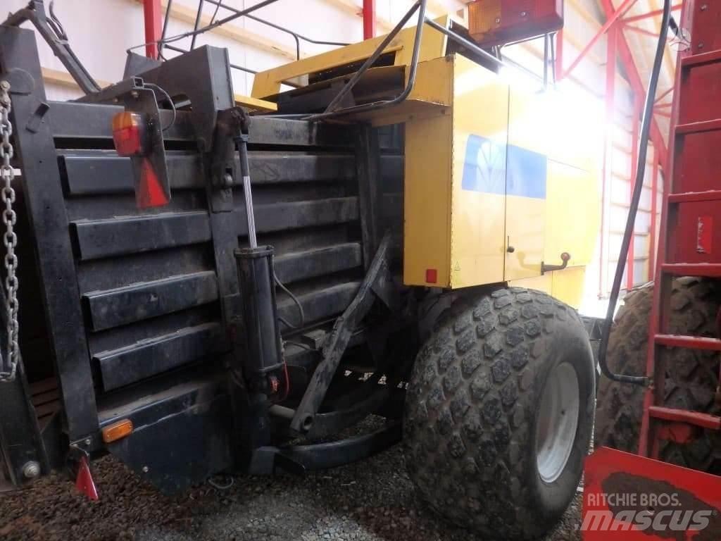 New Holland BB980 Rituļu preses