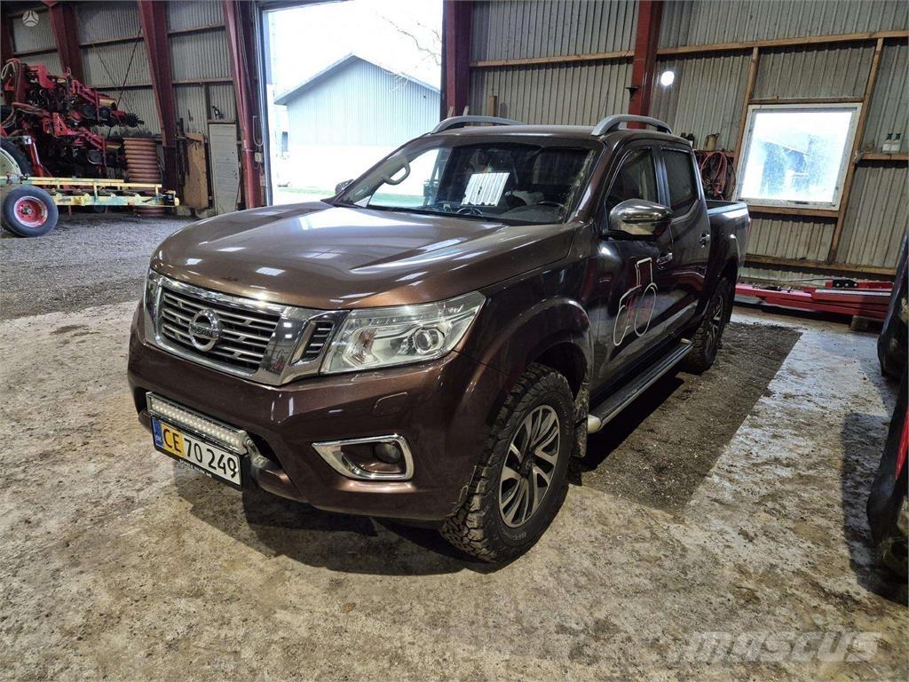 Nissan  Automašīnas