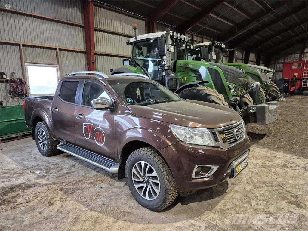 Nissan  Automašīnas