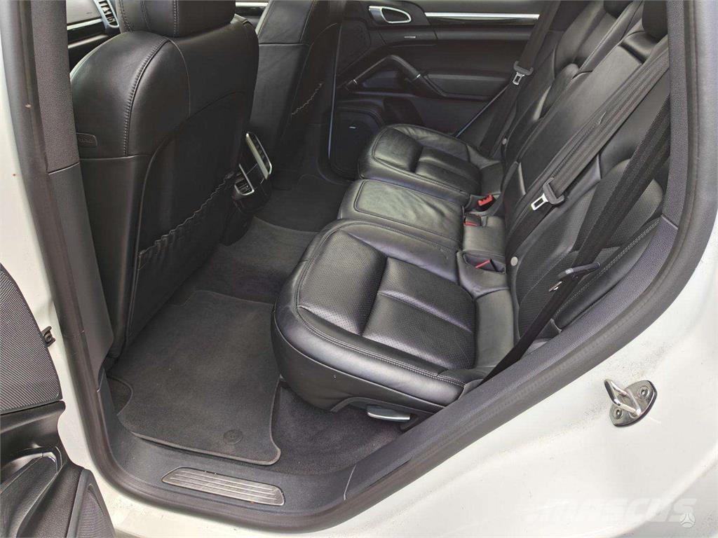 Porsche  Automašīnas