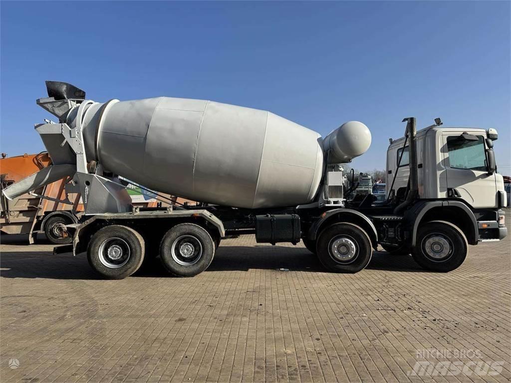 Scania P124 8x4 Betonvedēji