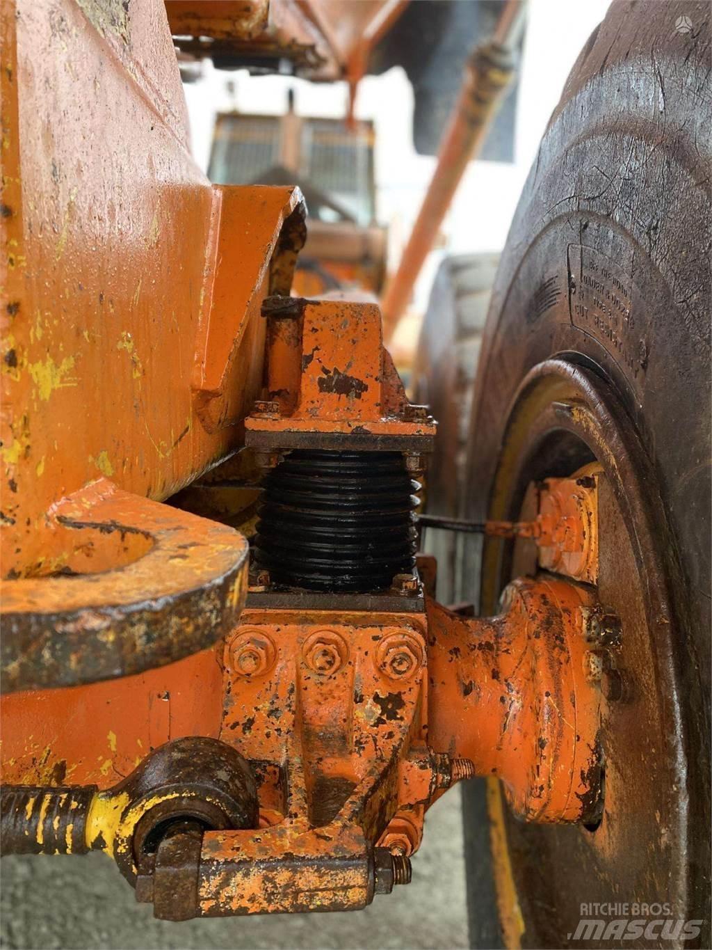 Volvo A25C , Nr.1 Artikulētie pašizgāzēji