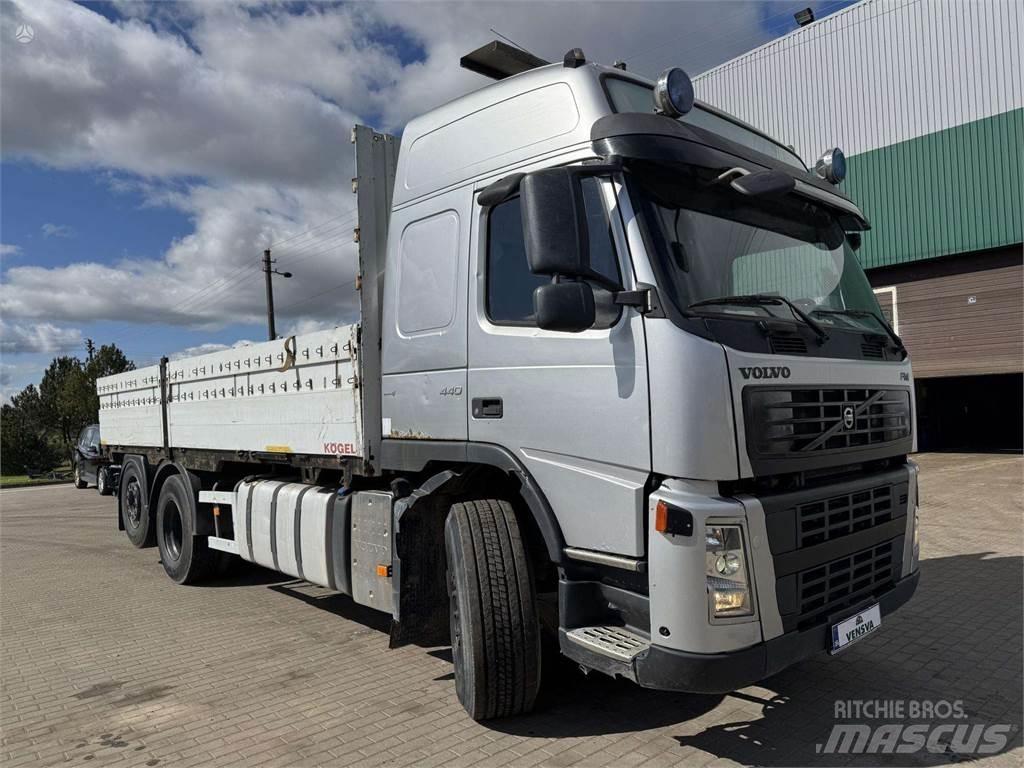 Volvo FM 440 6x2 Platformas/izkraušana no sāniem