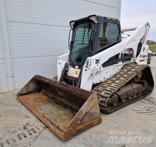 Bobcat T870 Lietoti riteņu kompaktiekrāvēji