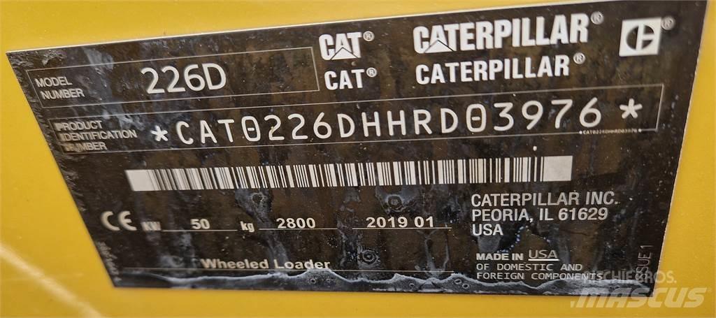 CAT 226D Lietoti riteņu kompaktiekrāvēji