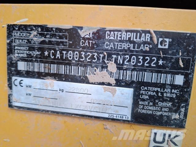 CAT 323 Kāpurķēžu ekskavatori