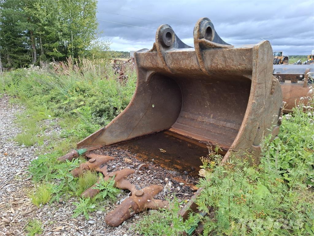 CAT 374 Leica 3D Kāpurķēžu ekskavatori