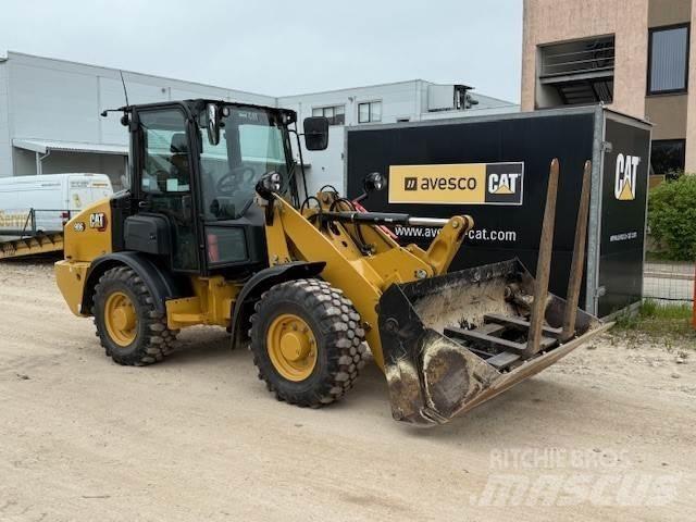 CAT 906 Iekrāvēji uz riteņiem