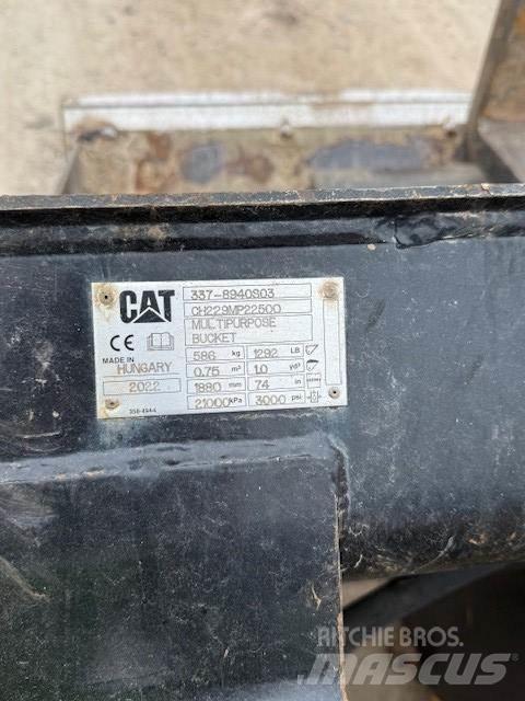 CAT 906 Iekrāvēji uz riteņiem