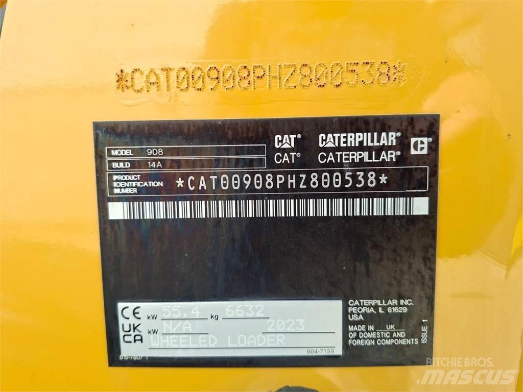 CAT 908 Iekrāvēji uz riteņiem