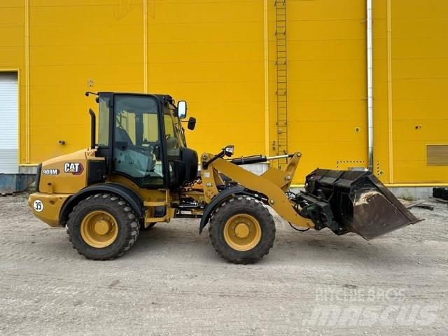 CAT 908-14 Iekrāvēji uz riteņiem