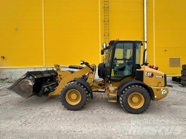 CAT 908-14 Iekrāvēji uz riteņiem