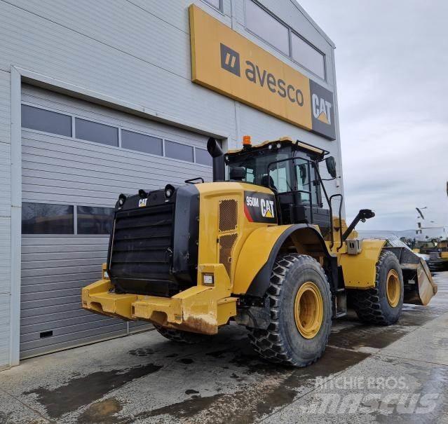 CAT 950M Iekrāvēji uz riteņiem
