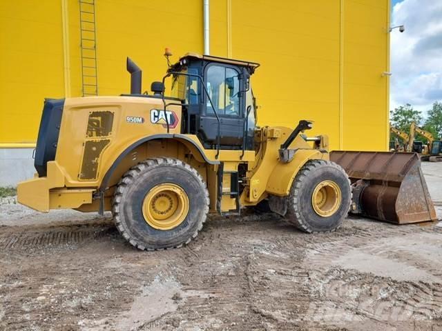 CAT 950M Iekrāvēji uz riteņiem
